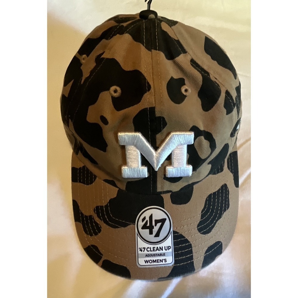 '47 Clean Up WOMENS Michigan Wolverines Camel Adjustable Hat - New